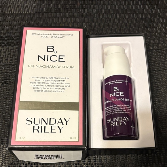 Sunday Riley B3 Nice Niacinamide Serum with Gold Accents - Picture 2 of 2
